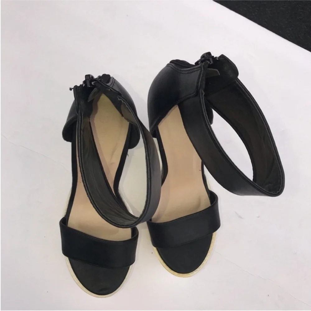 90s Black and White Platform Sandals with Lug Sole— vintage 90s